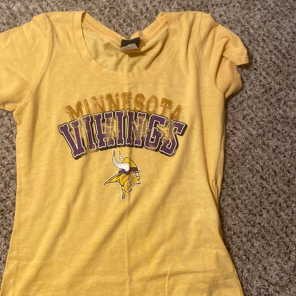 NFL team apparel size large Vikings T-shirt